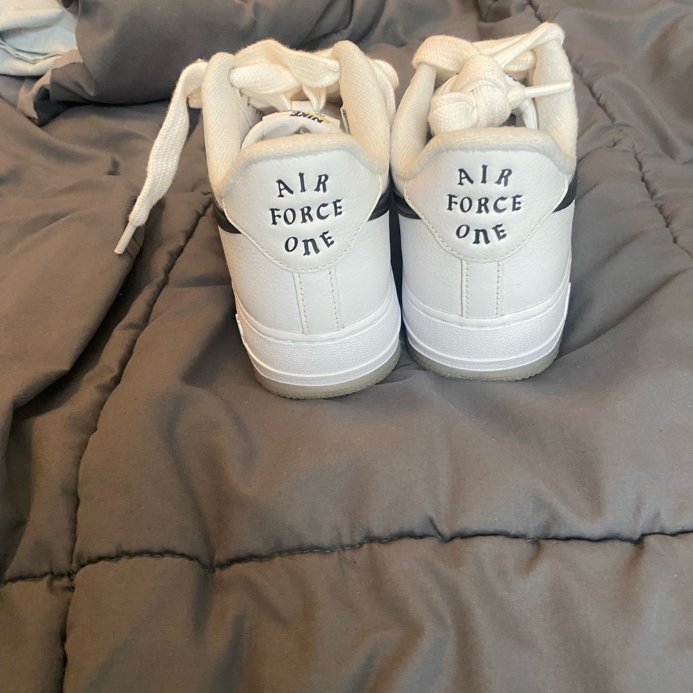 Air Force ones - Picture 3 of 4